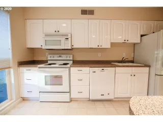 Photo #3: 19364036 Listing 