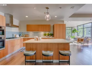 Photo #5: 19365340 Listing