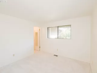 Photo #2: 19367645 Listing