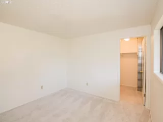 Photo #3: 19367645 Listing