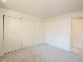 Photo #5: 19367645 Listing