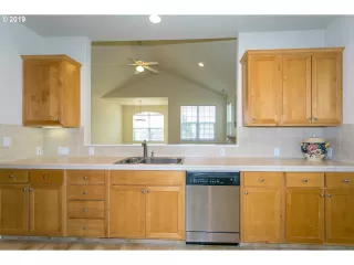 Photo #5: 19367809 Listing 