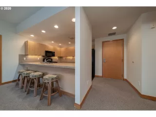 Photo #2: 19368360 Listing