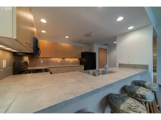 Photo #3: 19368360 Listing