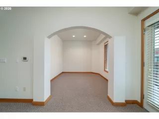 Photo #6: 19368360 Listing