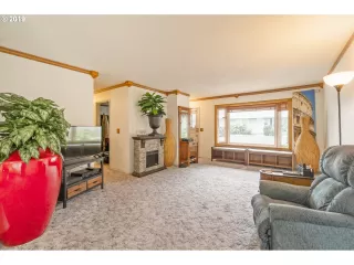 Photo #3: 19370537 Listing