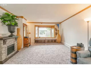 Photo #4: 19370537 Listing