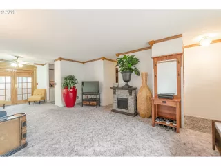 Photo #5: 19370537 Listing