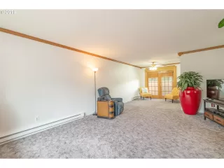 Photo #6: 19370537 Listing