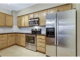 Photo #5: 19376514 Listing