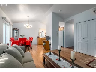 Photo #6: 19377215 Listing