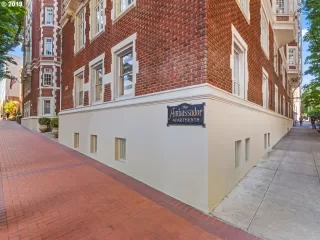 Photo #1: 19379394 Listing