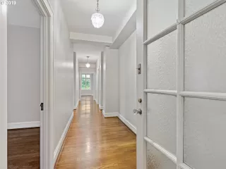 Photo #3: 19379394 Listing