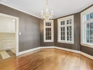 Photo #5: 19379394 Listing