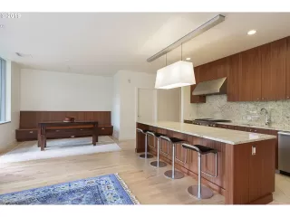 Photo #3: 19382309 Listing