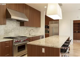 Photo #4: 19382309 Listing