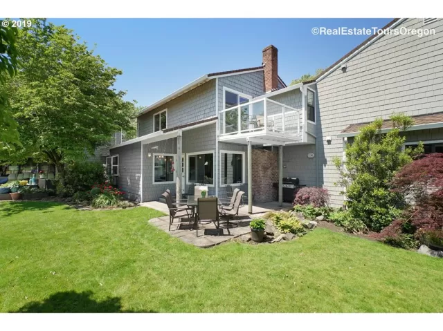 MLS: 19382604 Condo For Sale