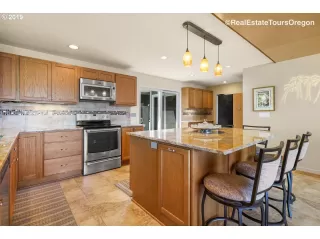 Photo #2: 19382604 Listing