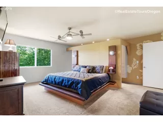 Photo #4: 19382604 Listing