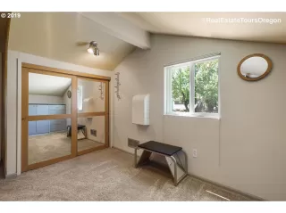 Photo #5: 19382604 Listing