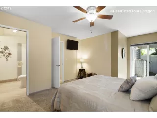 Photo #6: 19382604 Listing