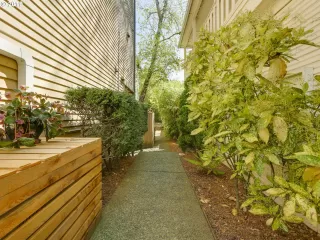 Photo #2: 19383808 Listing