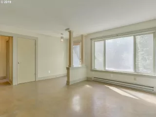 Photo #5: 19383808 Listing