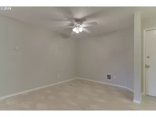 Photo #2: 19392071 Listing