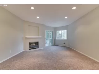 Photo #6: 19392071 Listing