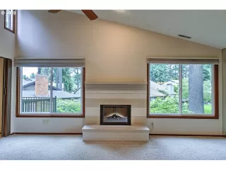 Photo #2: 19395724 Listing