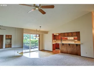 Photo #3: 19395724 Listing