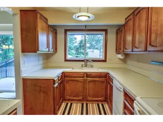 Photo #5: 19395724 Listing