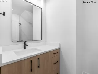 Photo #5: 193957783 Listing