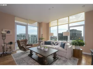 Photo #4: 19398414 Listing