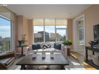 Photo #5: 19398414 Listing