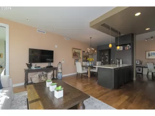 Photo #6: 19398414 Listing