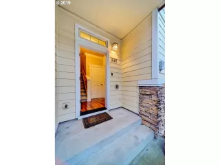 Photo #4: 19403849 Listing