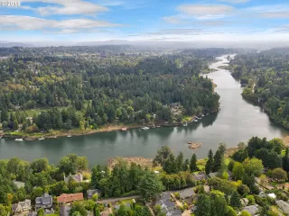 Photo #3: 19407430 Listing