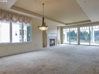 Photo #5: 19407430 Listing