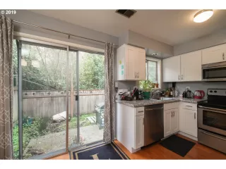 Photo #4: 19409398 Listing