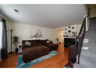 Photo #5: 19409398 Listing