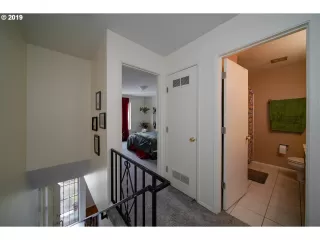 Photo #6: 19409398 Listing