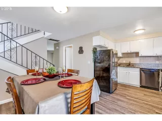 Photo #4: 19411243 Listing