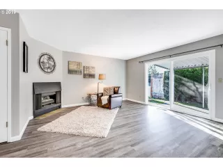 Photo #5: 19411243 Listing