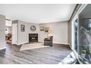 Photo #6: 19411243 Listing