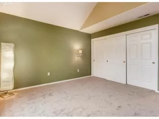 Photo #5: 19411919 Listing