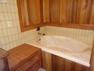 Photo #4: 19414096 Listing