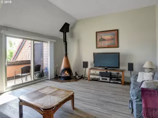 Photo #1: 19414853 Listing