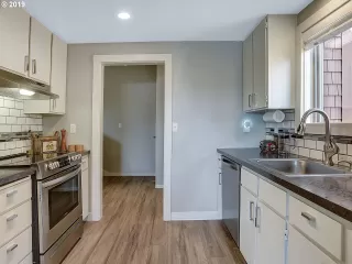 Photo #3: 19414853 Listing