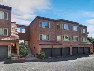 Photo #5: 19414853 Listing